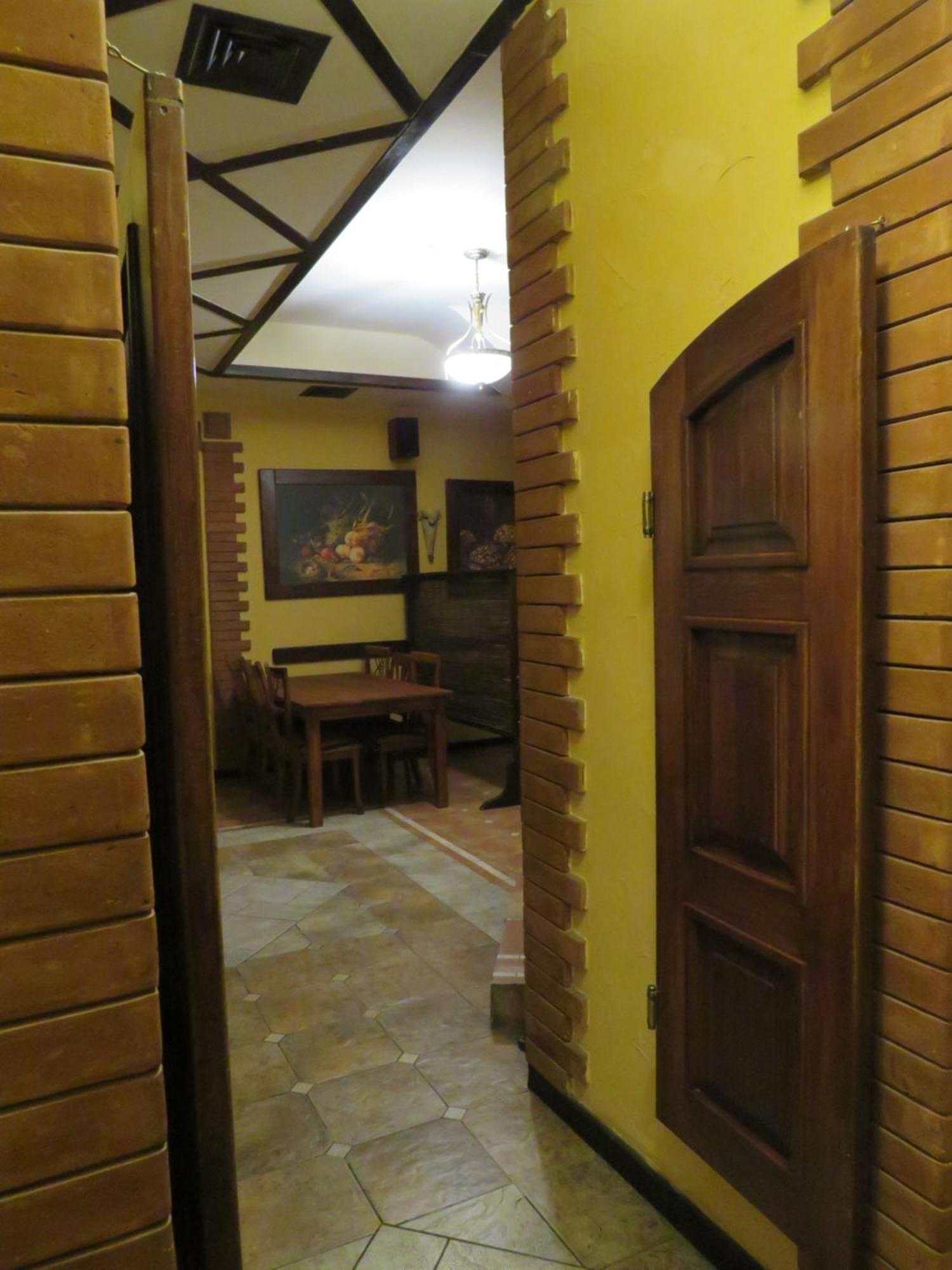 Hostel Jan In The Very Center Yerevan Exterior photo